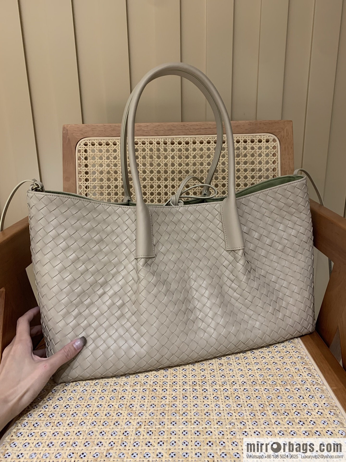 BV Large Pinacoteca Tote Bag 817166 Hazel