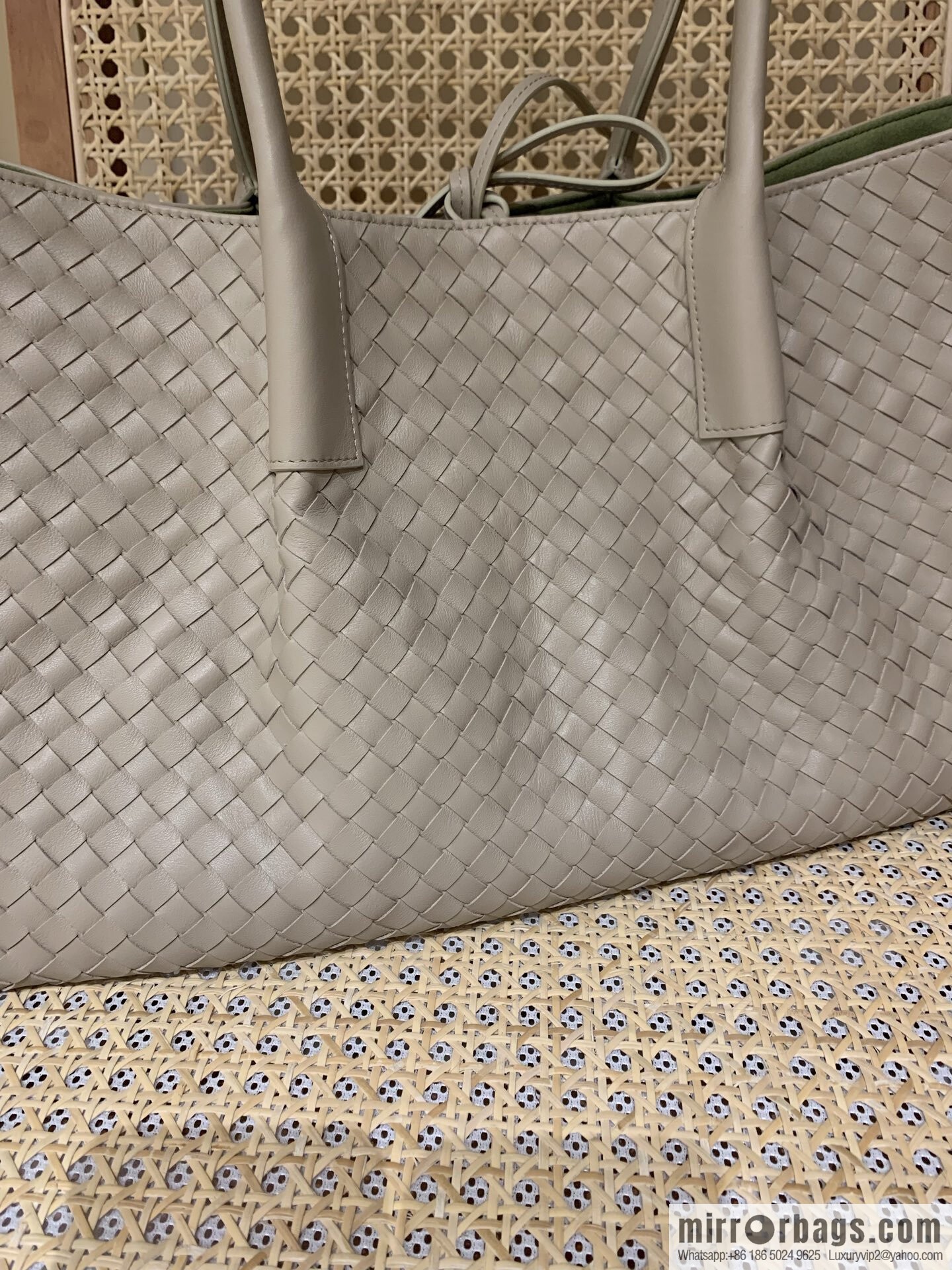 BV Large Pinacoteca Tote Bag 817166 Hazel