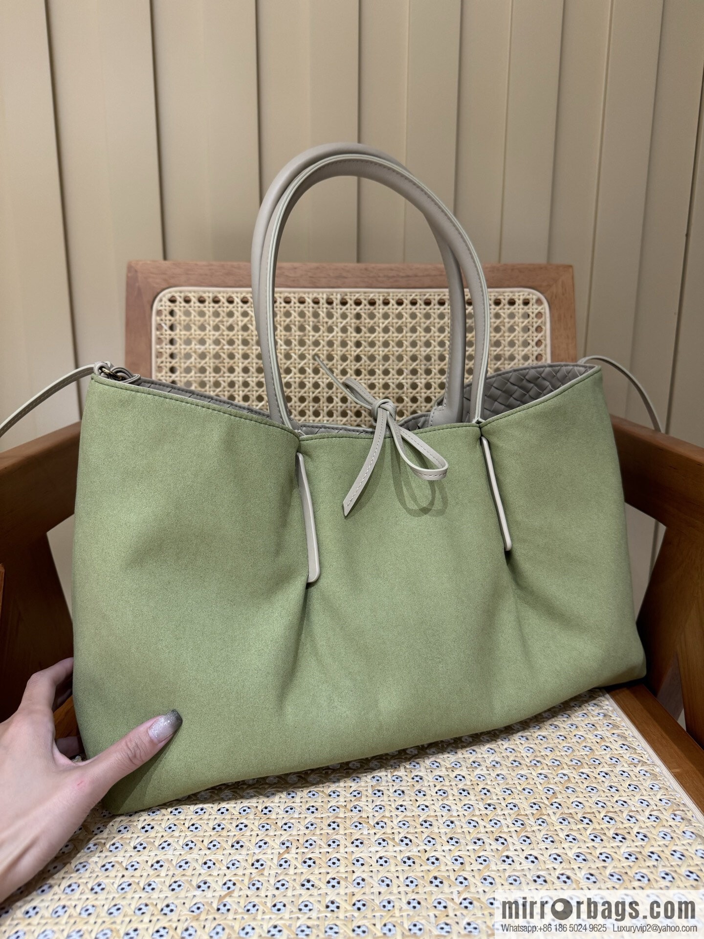 BV Large Pinacoteca Tote Bag 817166 Hazel