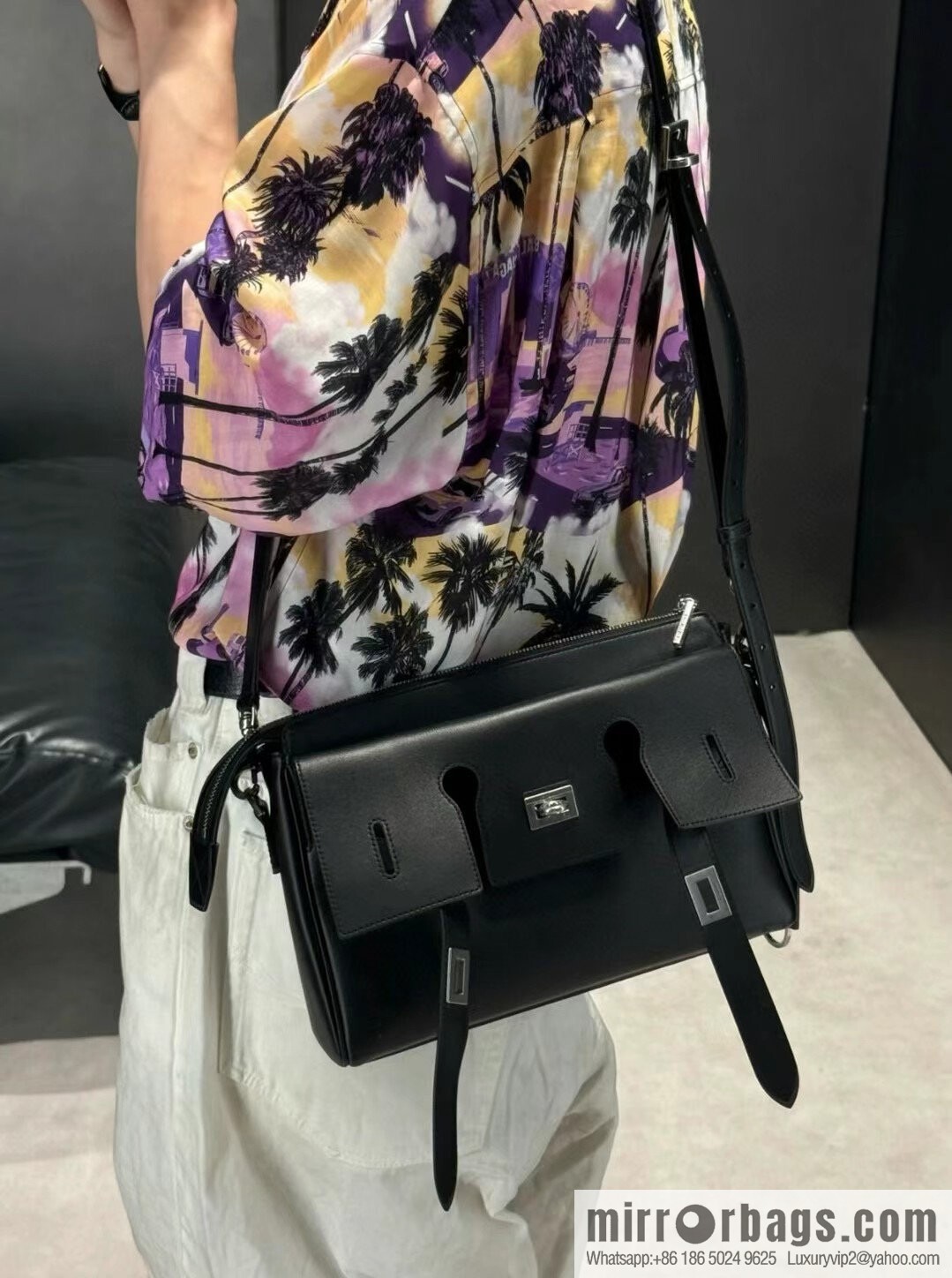 Balenciaga ➰ Belair Courier Bag 843032
