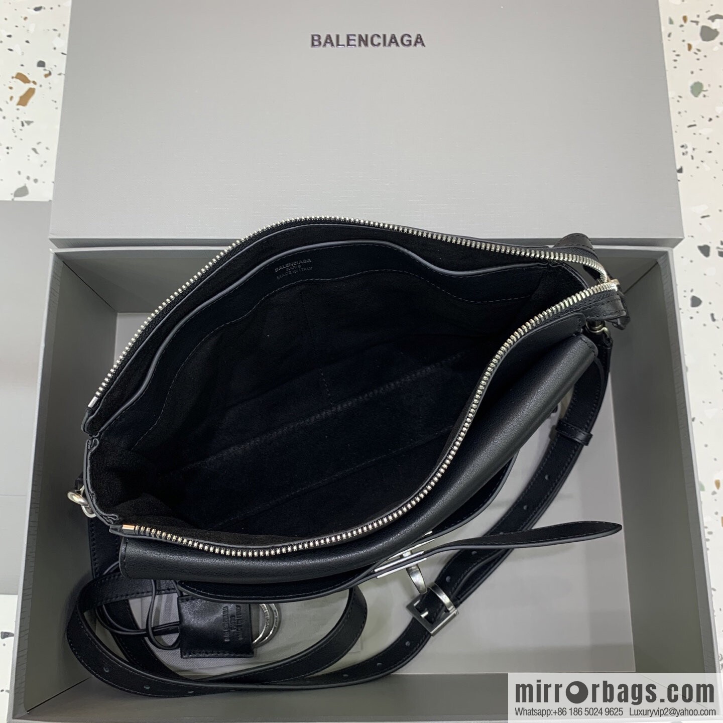 Balenciaga ➰ Belair Courier Bag 843032