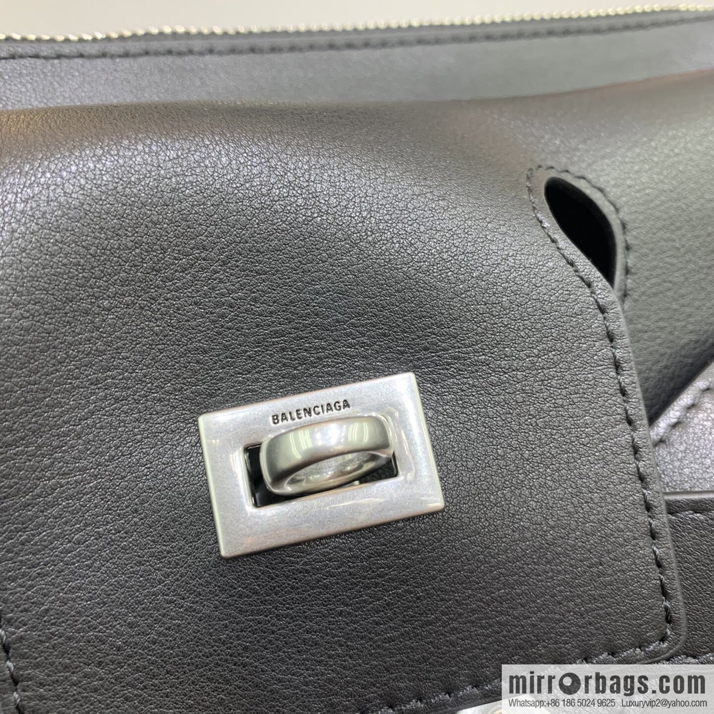 Balenciaga ➰ Belair Courier Bag 843032