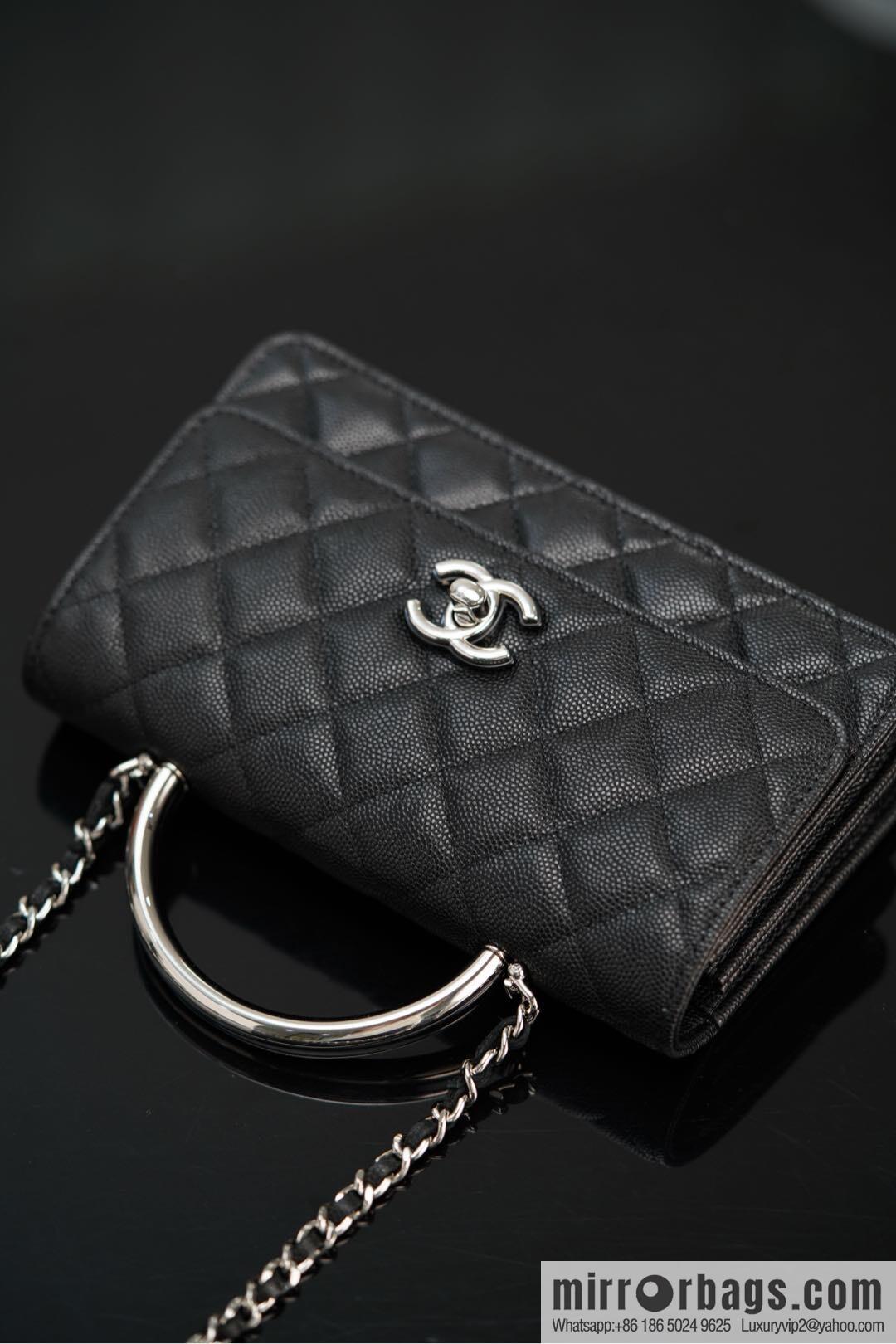 𝐂𝐡𝐚𝐧𝐞𝐥 𝟐𝟓𝐏 Handle Organ Bag, Black 🖤 Litchi Cow AP3705