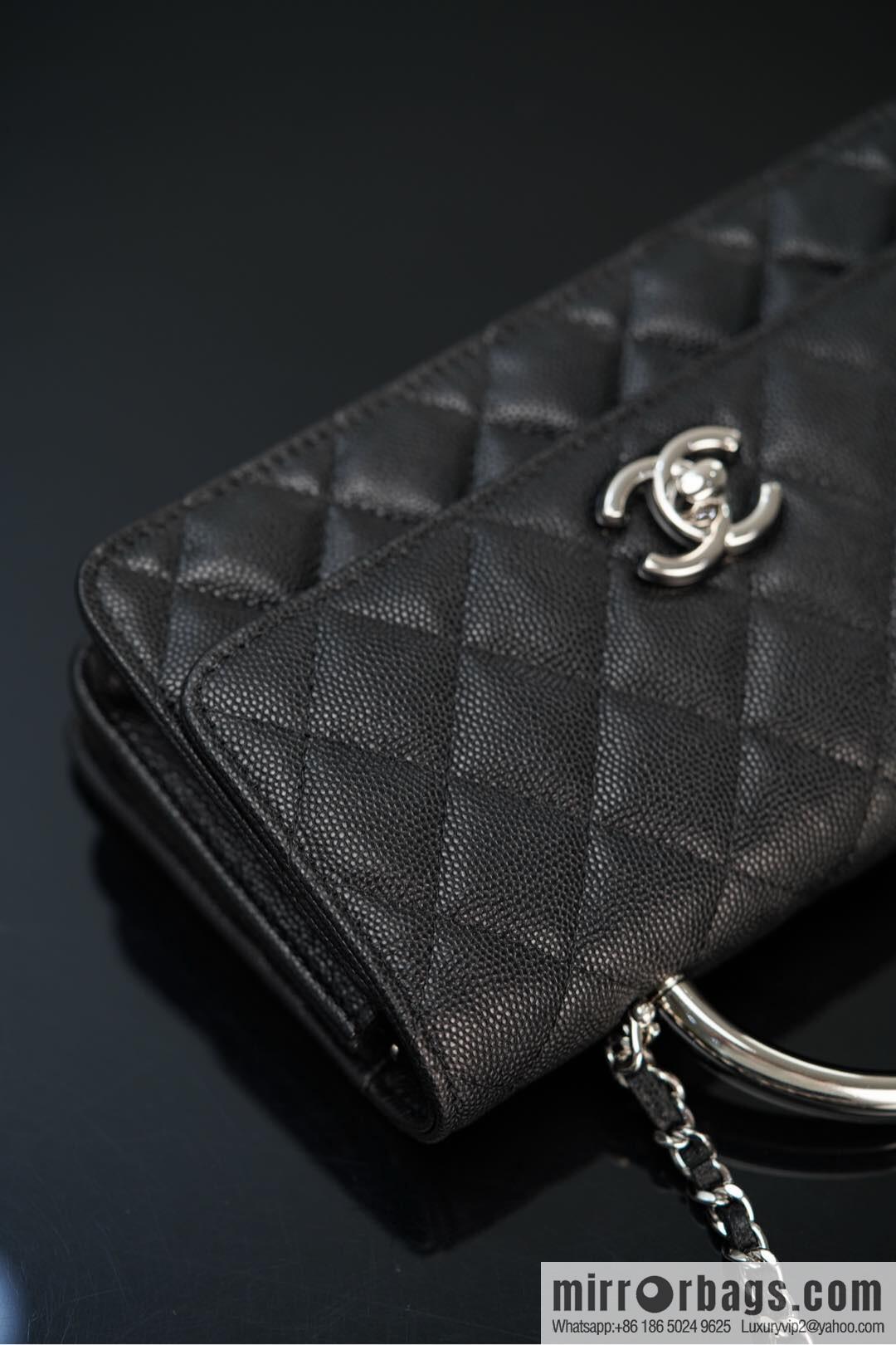 𝐂𝐡𝐚𝐧𝐞𝐥 𝟐𝟓𝐏 Handle Organ Bag, Black 🖤 Litchi Cow AP3705