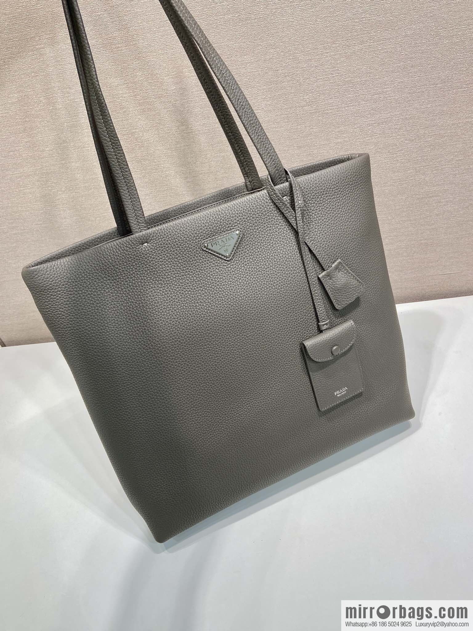 PRADA 🎉 new tote bag 🎉 2VG130 men's 🎉🎉 gray