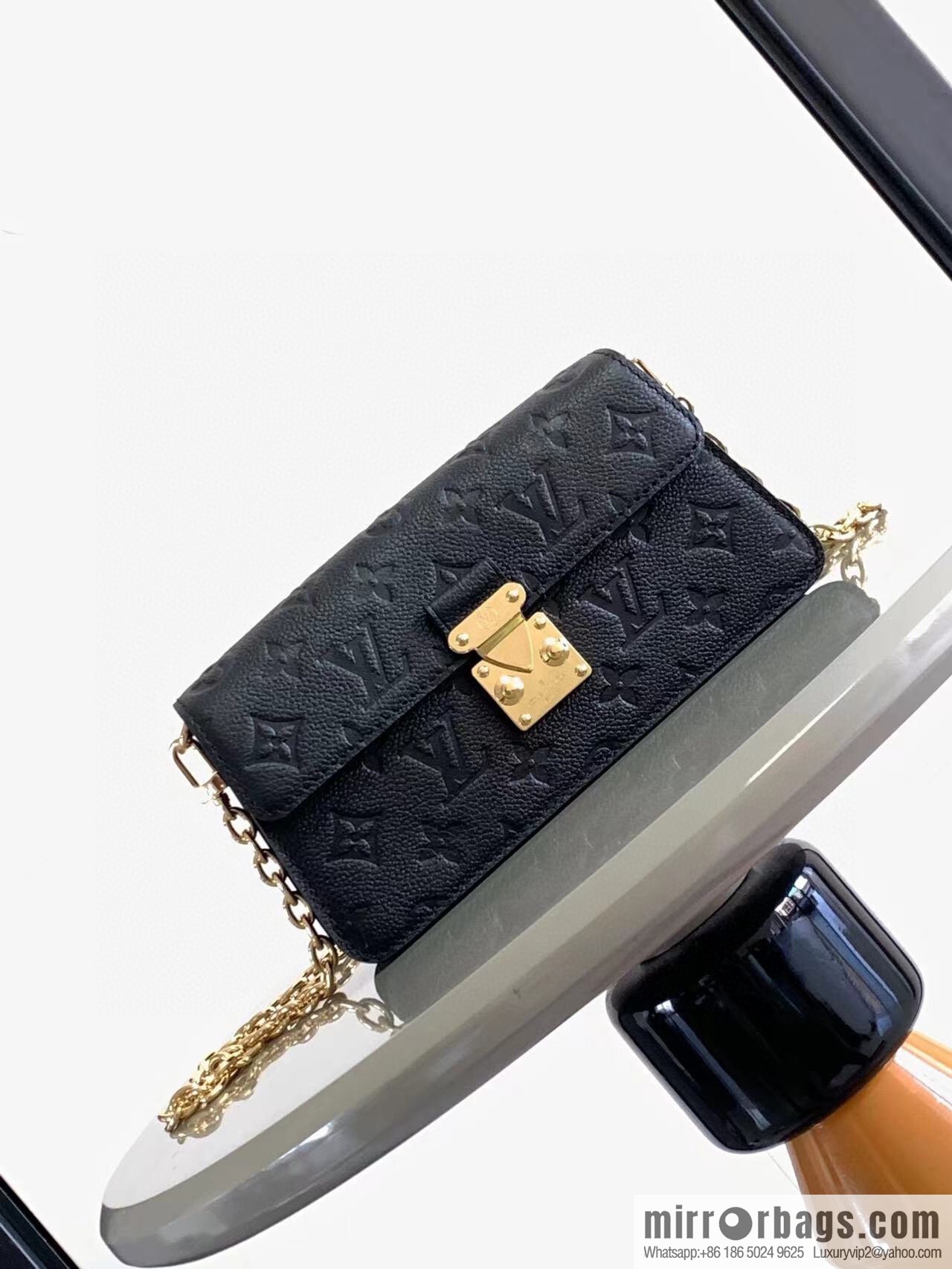 LV M82637 WALLET ON CHAIN MÉTIS Chain Bag