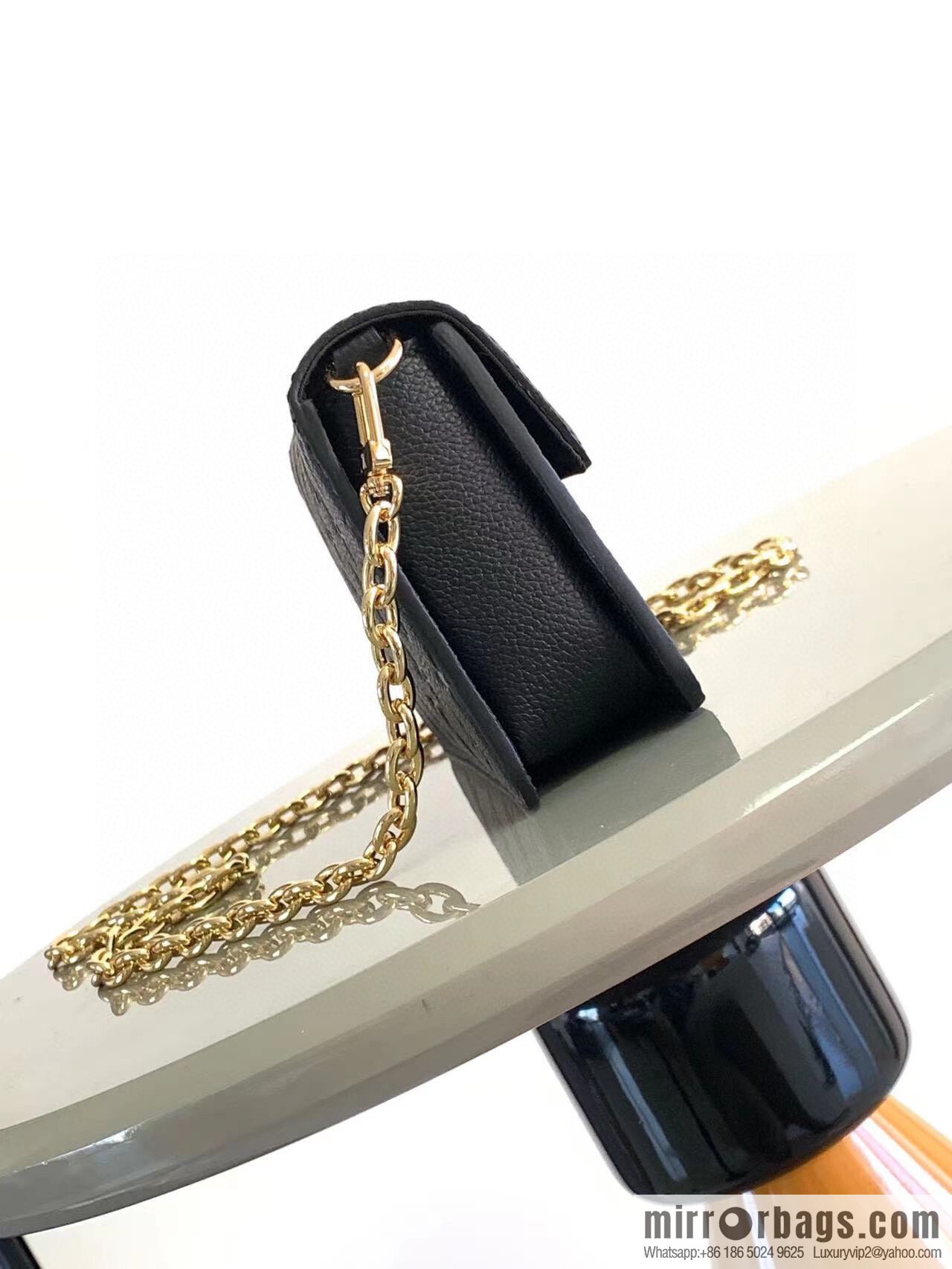 LV M82637 WALLET ON CHAIN MÉTIS Chain Bag