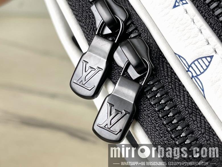 LV Replica Bags Alpha M83383 11x18.5x6.5cm gf