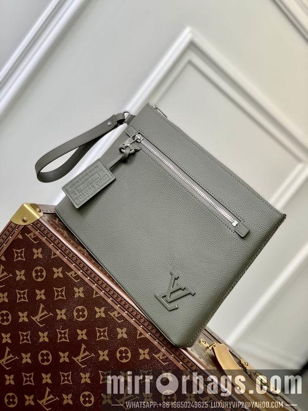 LV Replica Bags Aerogram iPad M69837军绿 30x22x5cm gf