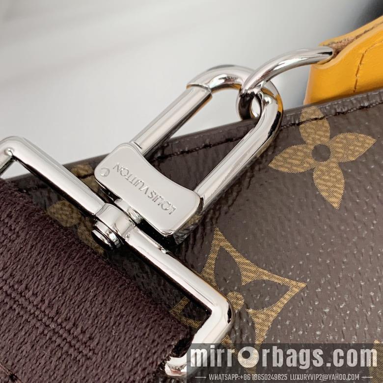 LV Replica Bags Alpha M81124 18.5x11x6.5cm gf1