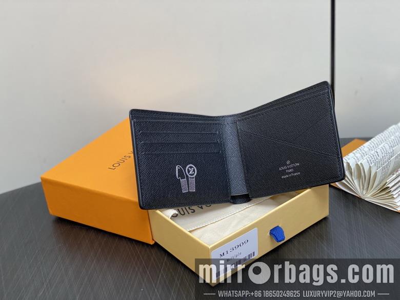 LV Replica Bags Multiple M13909 11.5x9x1.5cm gf