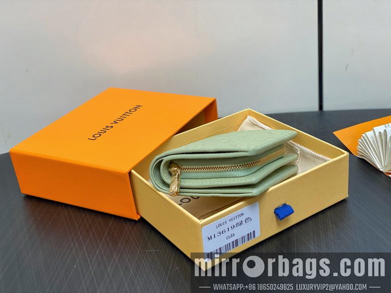 LV Replica Bags Claire M13619 11x8.5x3.5cm gf2