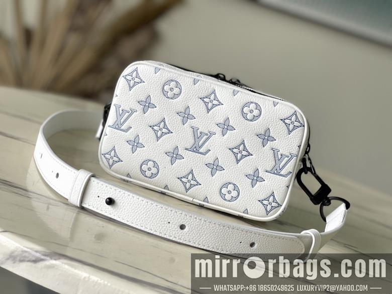 LV Replica Bags Alpha M83383 11x18.5x6.5cm gf
