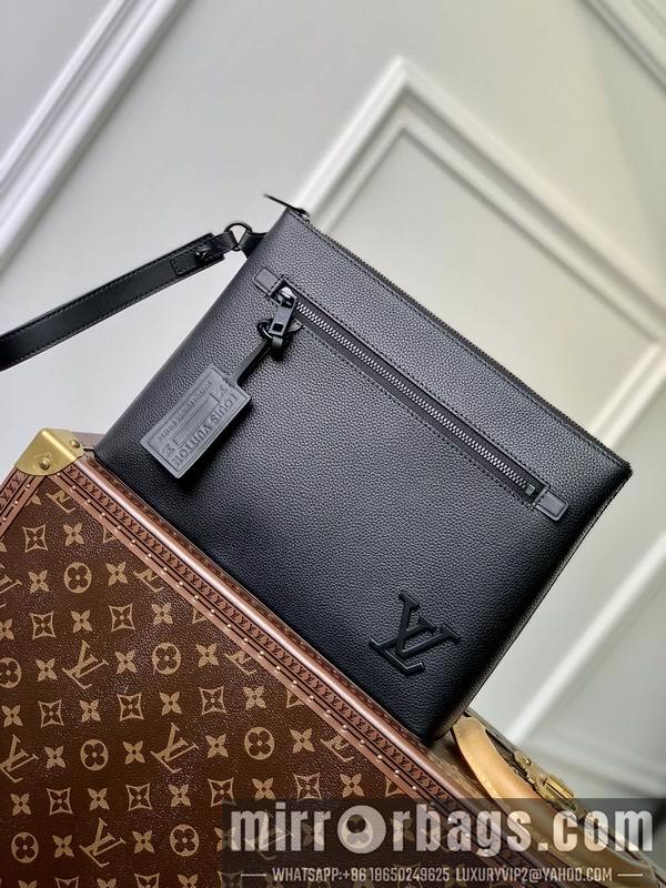 LV Replica Bags Aerogram iPad M69837黑 30x22x5cm gf