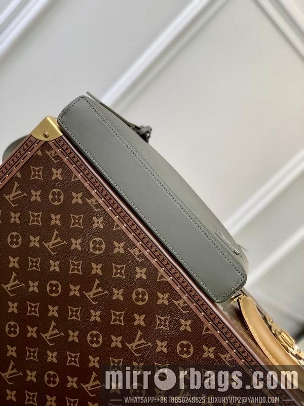 LV Replica Bags Aerogram iPad M69837军绿 30x22x5cm gf