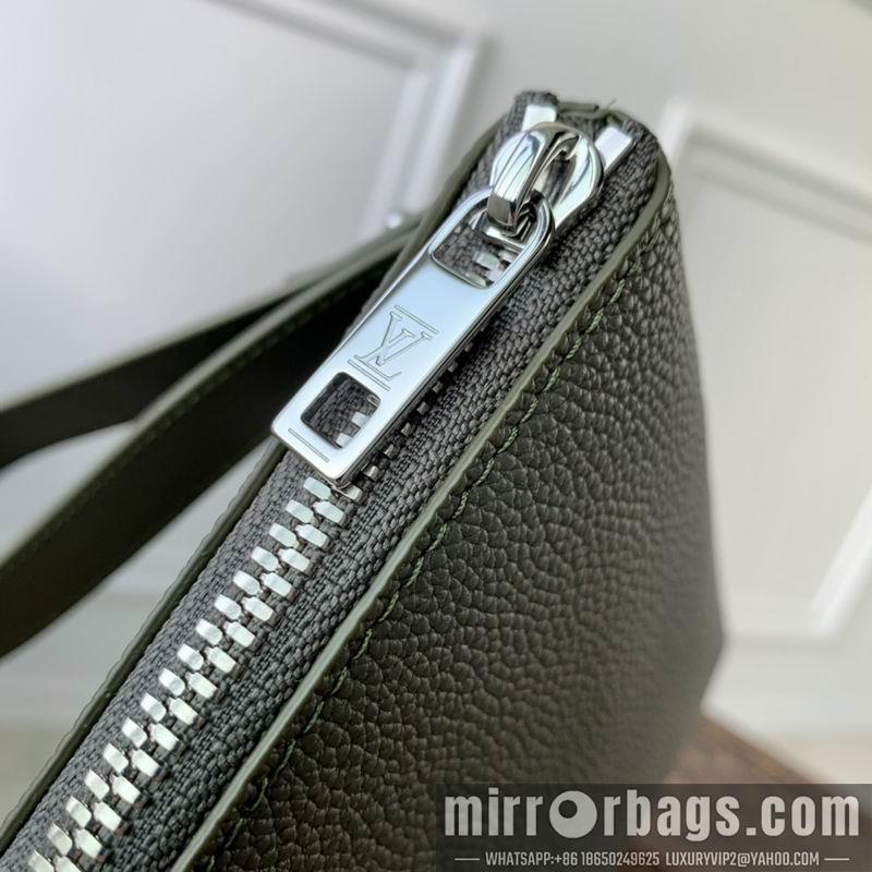LV Replica Bags Aerogram iPad M69837军绿 30x22x5cm gf