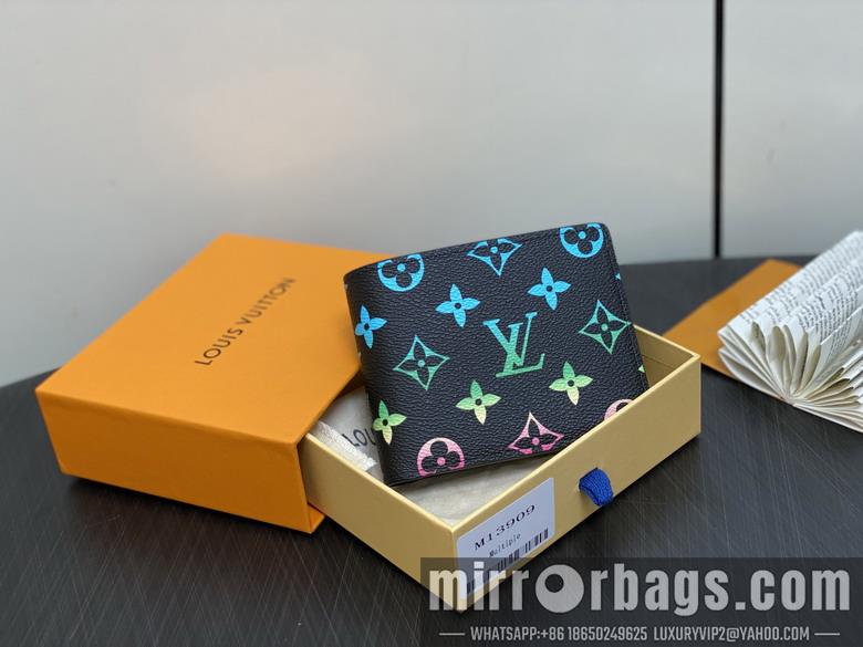 LV Replica Bags Multiple M13909 11.5x9x1.5cm gf