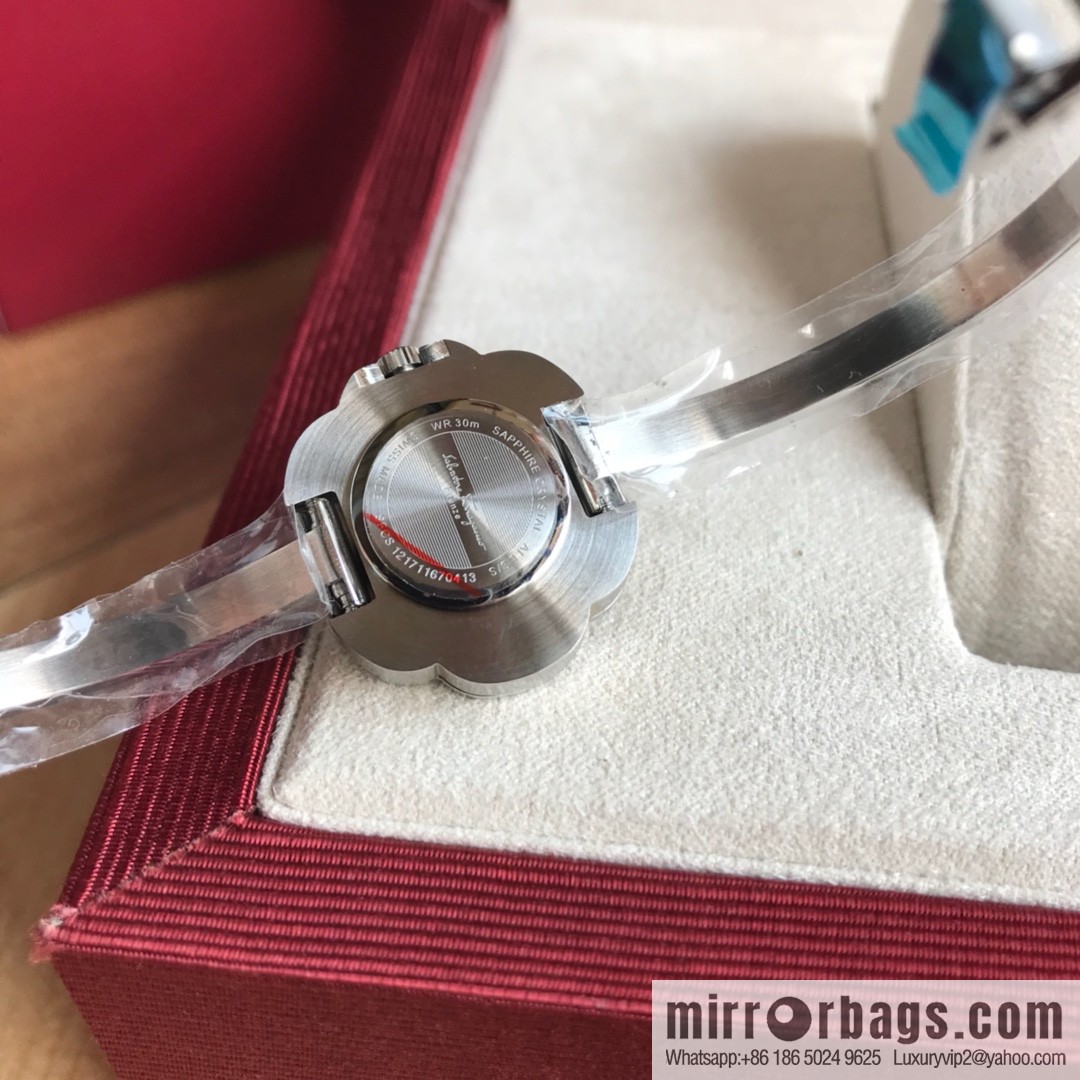🎉🎉New counters are updated simultaneously! Ferragamo Salvatore Ladies Watch Flower Shape 26mm Sapphire Glass Swiss Quartz Movement