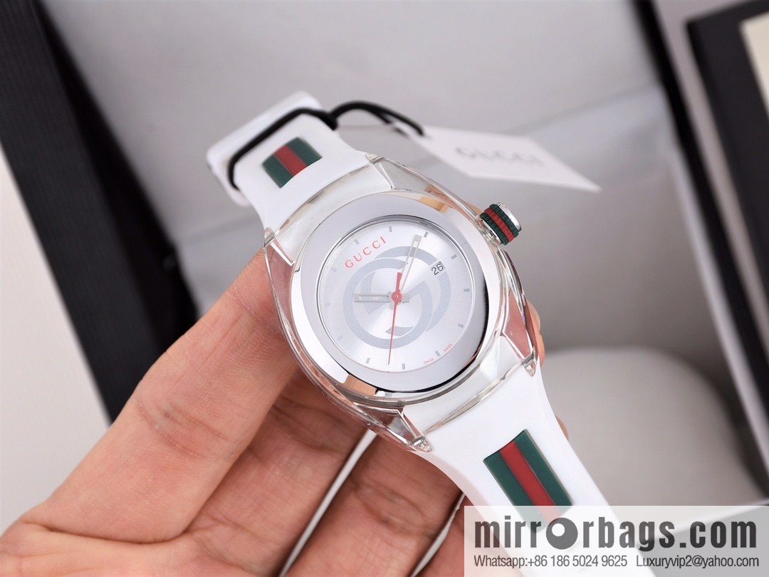Gucci SYNC couple transparent quartz watch