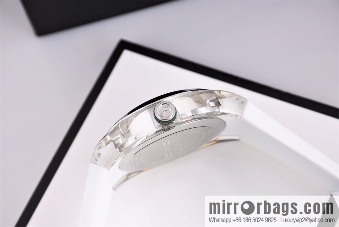 Gucci SYNC couple transparent quartz watch