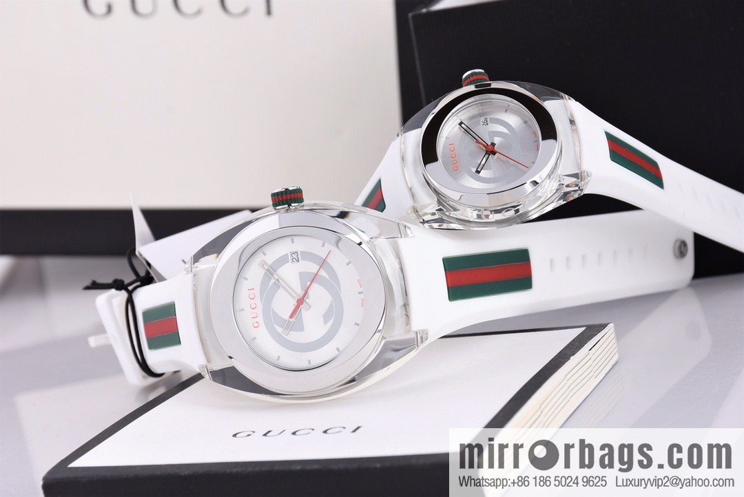 Gucci SYNC couple transparent quartz watch