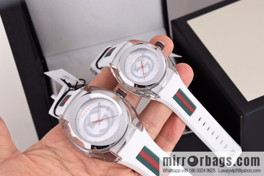 Gucci SYNC couple transparent quartz watch
