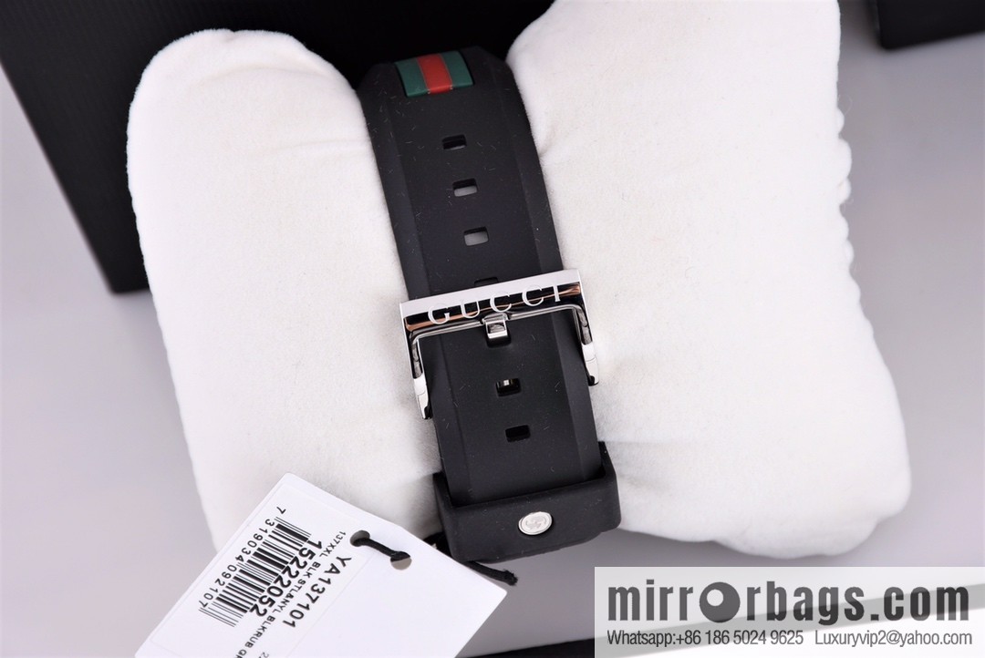 Gucci SYNC couple transparent quartz watch