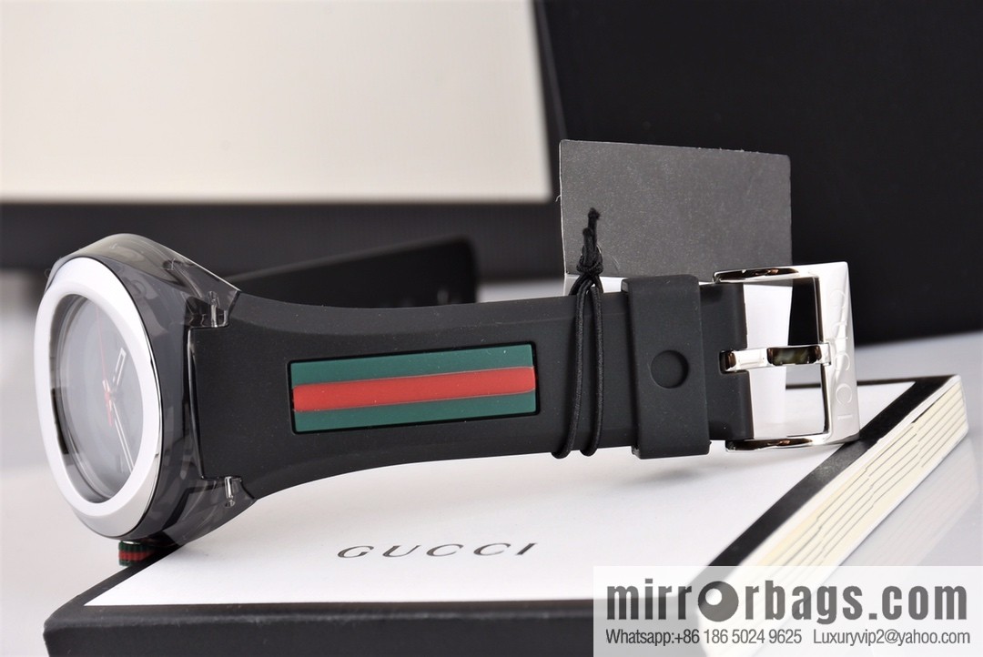 Gucci SYNC couple transparent quartz watch