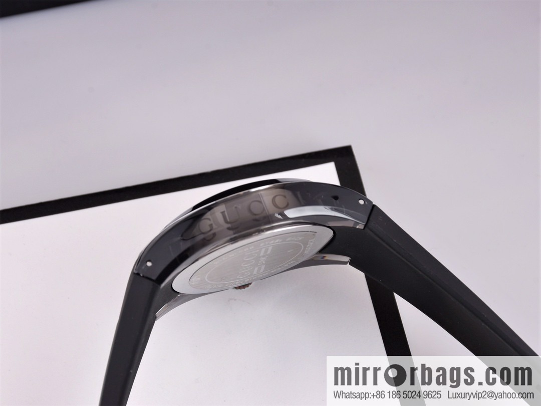 Gucci SYNC couple transparent quartz watch