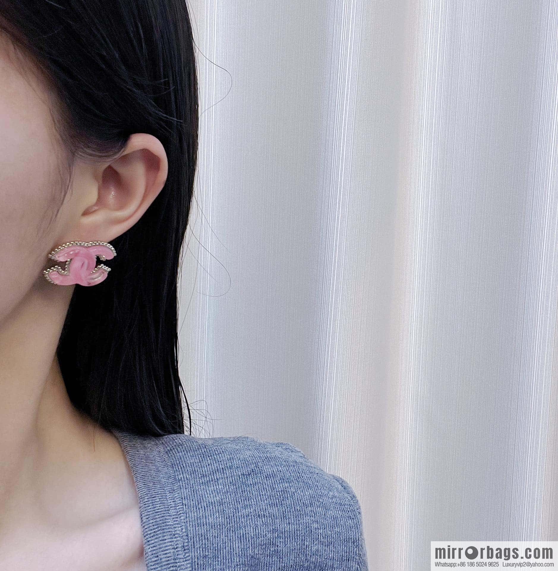 ❗️New ❗️ ☀️ new ☑️ Chanel c1 double c pink glazed stud earrings ☀️