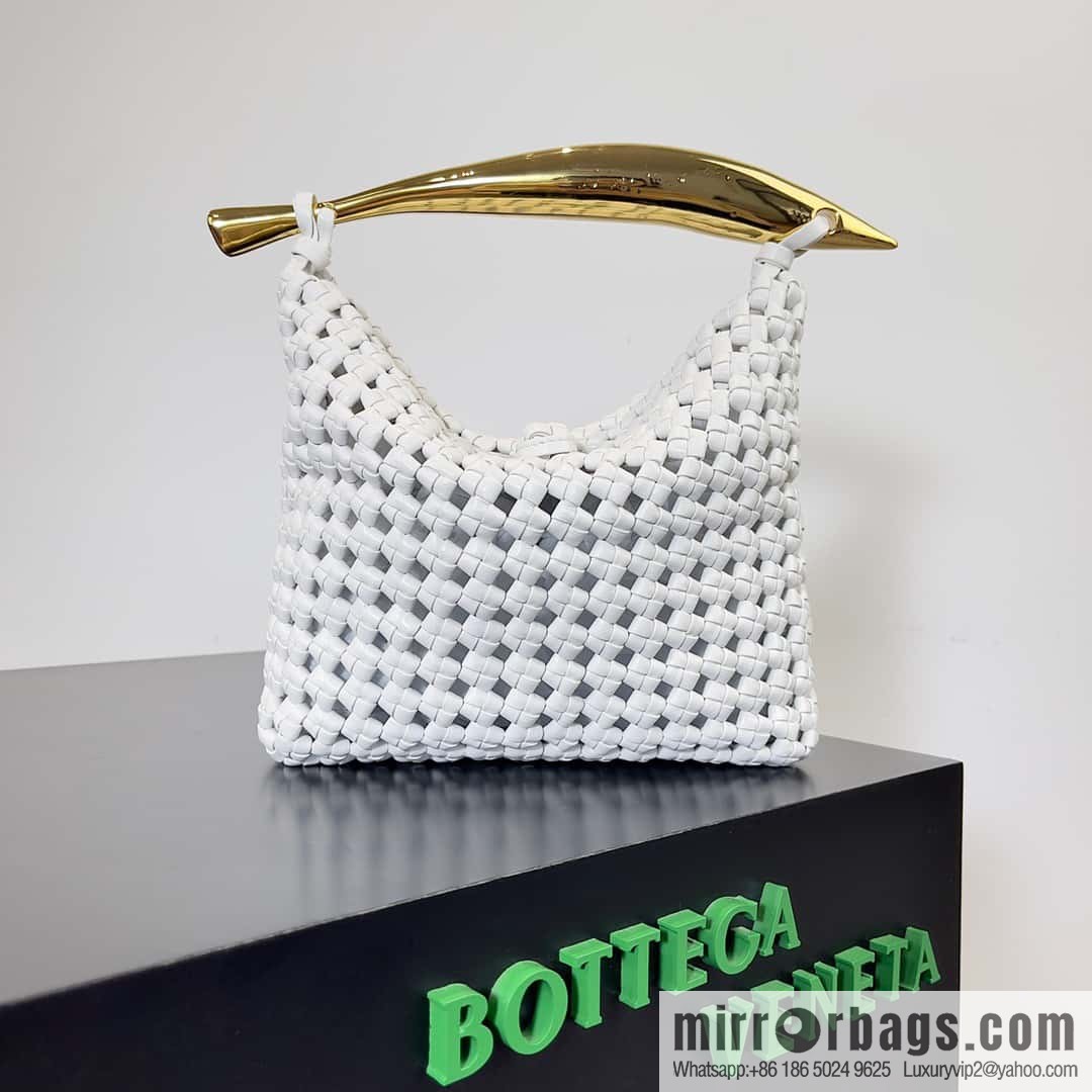 Bv new nappa small sheepskin field character woven sardine woven bag, model; 731166 white