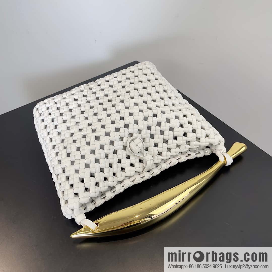 Bv new nappa small sheepskin field character woven sardine woven bag, model; 731166 white