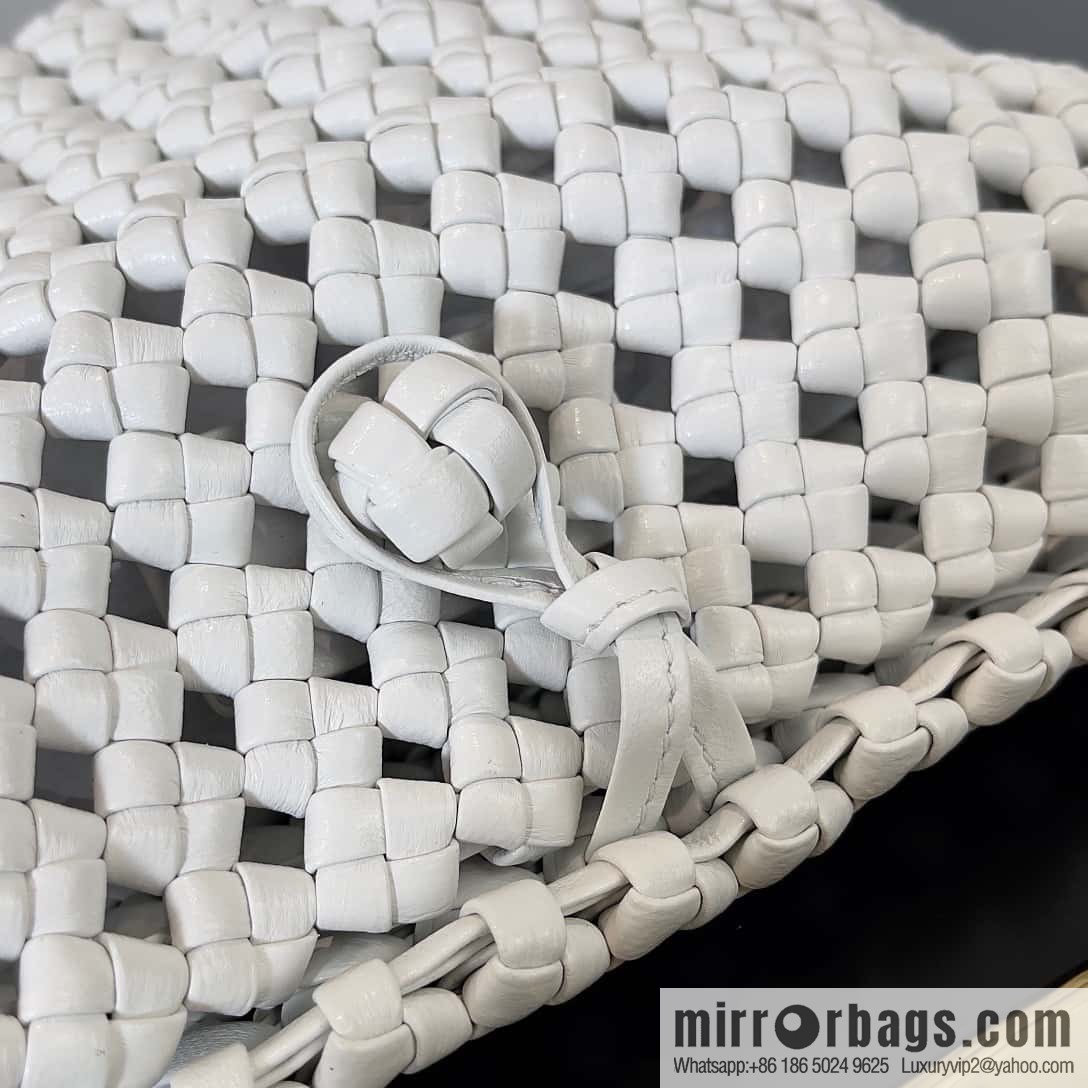 Bv new nappa small sheepskin field character woven sardine woven bag, model; 731166 white