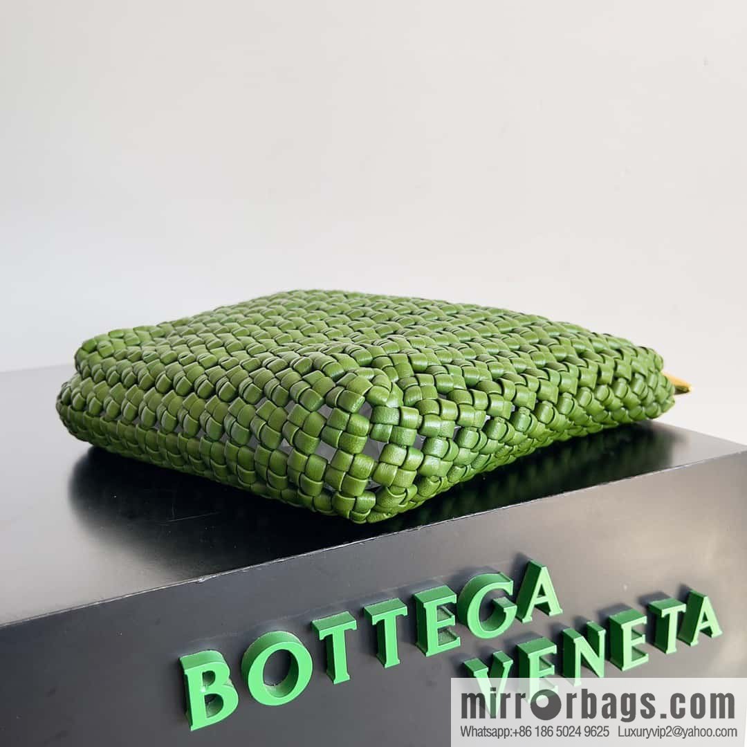 Bv new nappa small sheepskin field character woven sardines woven bag, model; 731166 green pepper green