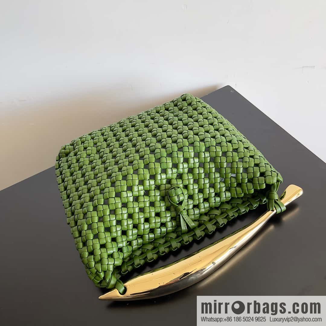 Bv new nappa small sheepskin field character woven sardines woven bag, model; 731166 green pepper green