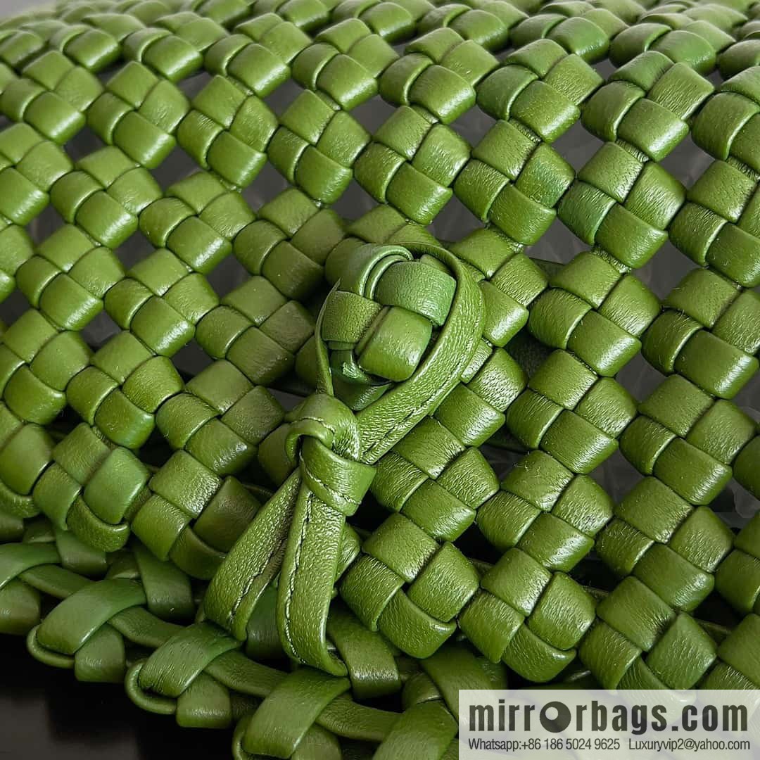 Bv new nappa small sheepskin field character woven sardines woven bag, model; 731166 green pepper green