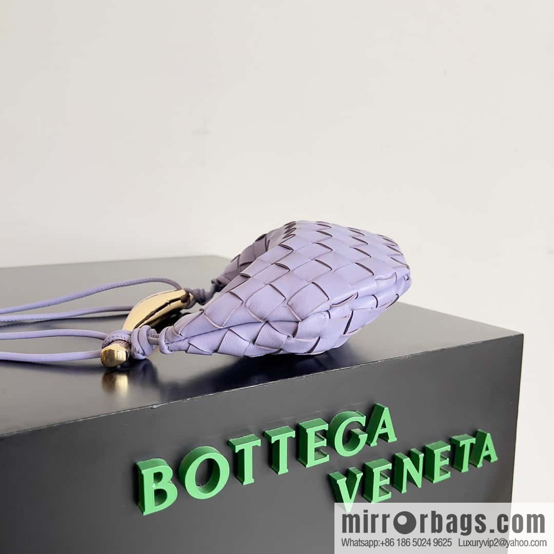 BottegaVeneta2023 new model, Baodiejia Bv spring and summer new mini sardines SARDINE model number: 744267 wisteria color