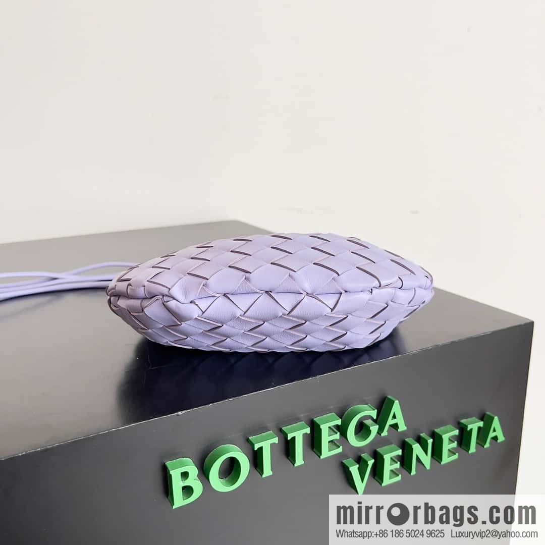 BottegaVeneta2023 new model, Baodiejia Bv spring and summer new mini sardines SARDINE model number: 744267 wisteria color