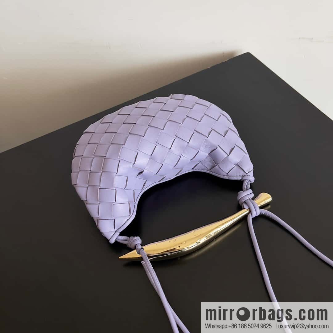BottegaVeneta2023 new model, Baodiejia Bv spring and summer new mini sardines SARDINE model number: 744267 wisteria color
