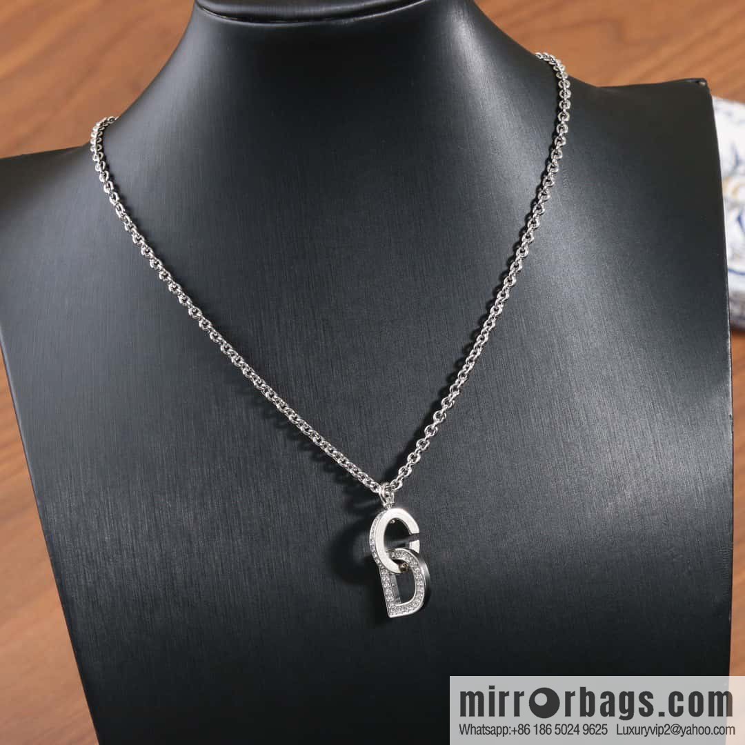 New ☑️ DIOR silver CD edge diamond necklace