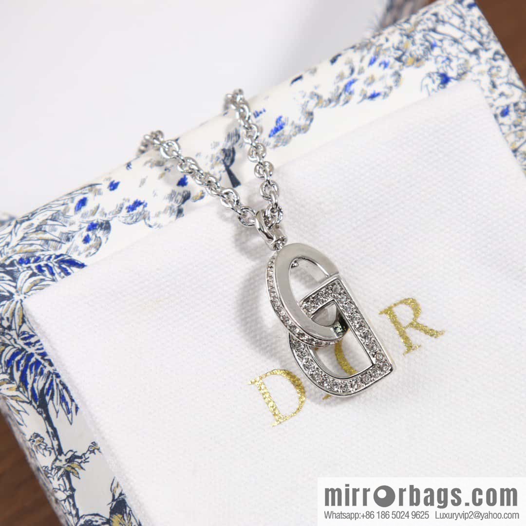 New ☑️ DIOR silver CD edge diamond necklace