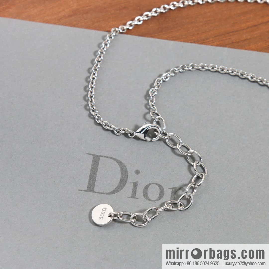 New ☑️ DIOR silver CD edge diamond necklace
