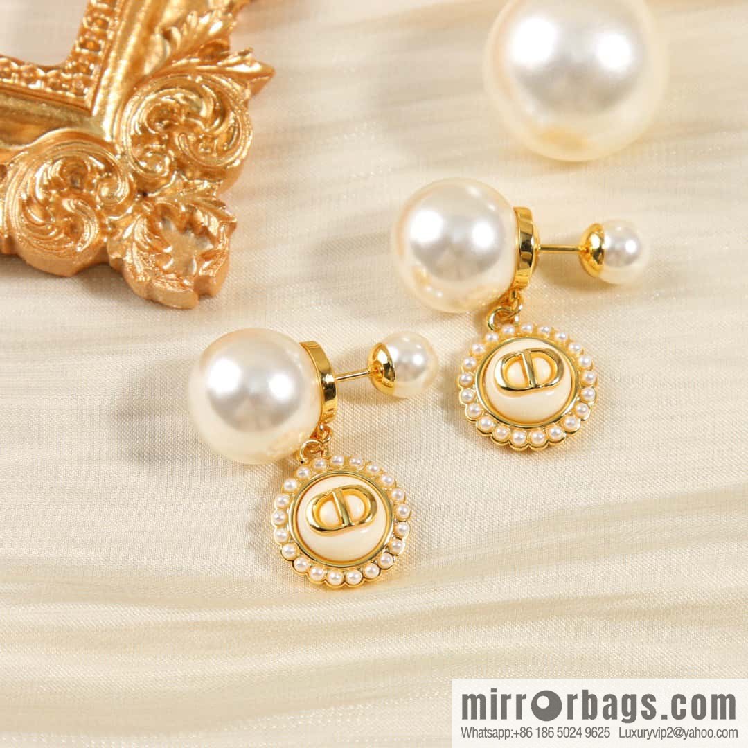 New ☑️ DIOR Dior CD drip oil size pearl stud earrings