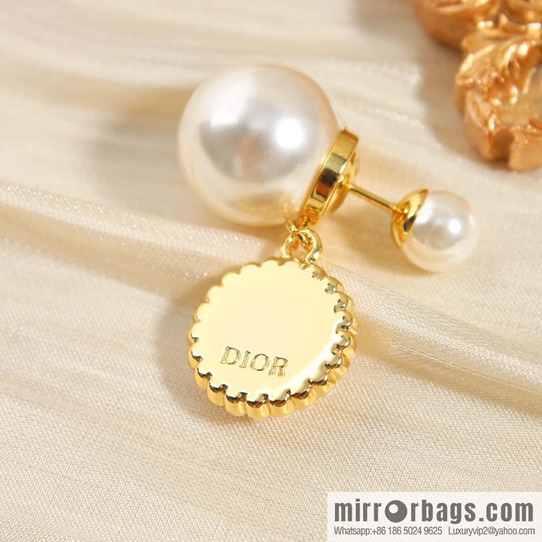 New ☑️ DIOR Dior CD drip oil size pearl stud earrings