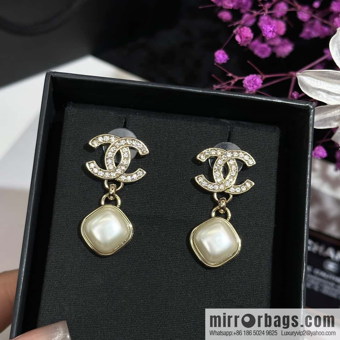 ❗️New ❗️☀️ New ☑️ Chanel c2 full diamond double c diamond pearl stud earrings ☀️