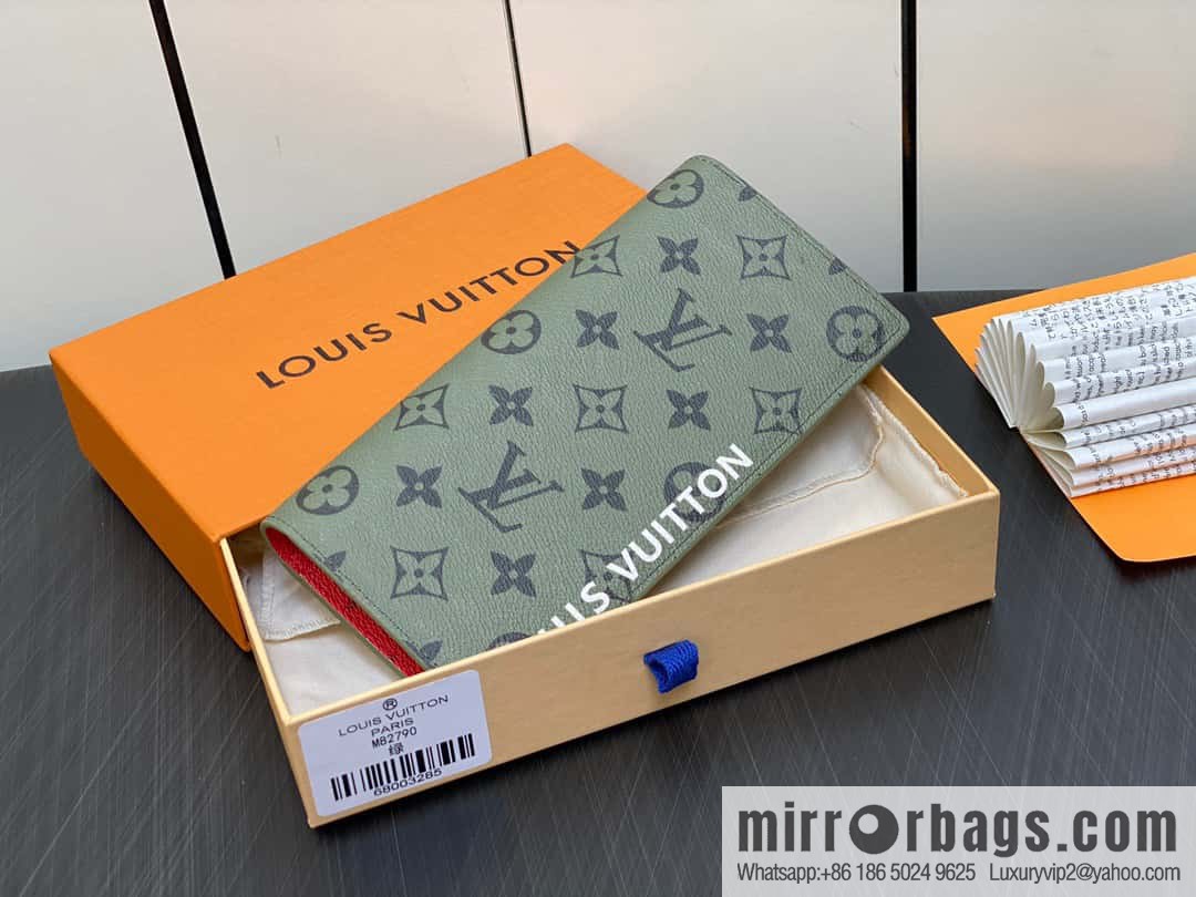 [Original order boutique] M82790 green, silk screen suit wallet series Brazza wallet