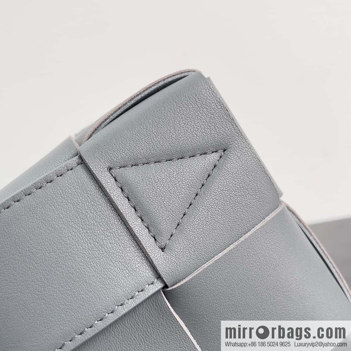B Unisex the same BRICK CASSETTE long shoulder strap series crossbody bag shoulder backpack model; 729251