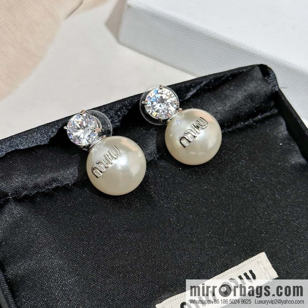 ❗️New ❗️ MIU MIU pearl stud earrings