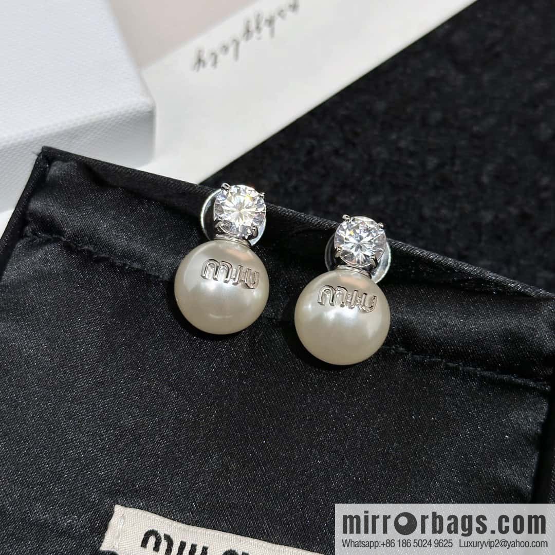 ❗️New ❗️ MIU MIU pearl stud earrings