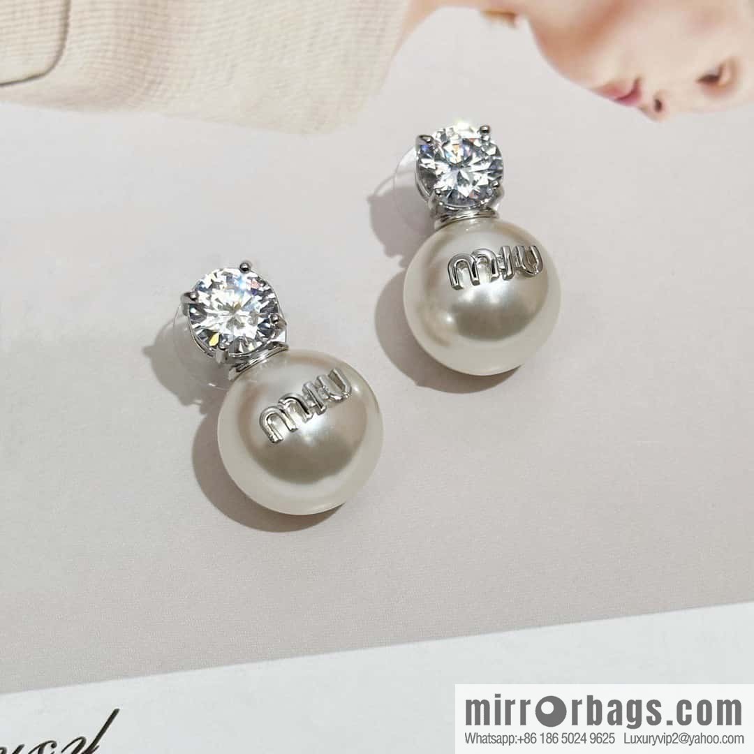 ❗️New ❗️ MIU MIU pearl stud earrings